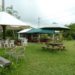 宮良農園 - 広い開放的なお庭