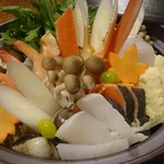 Ajisai Shiyubou Jinkoujimachi - 豪華な海鮮寄せ鍋
