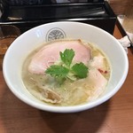 らぁ麺 とうひち - 鶏白湯らぁ麺800円（17’01）