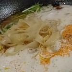 北海道咖喱饂飩 亀 - 麺のアップ