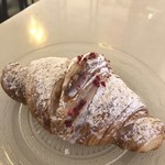 Oriol Balaguer - Croissant de cheese cake 3€