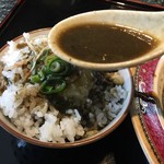 らーめんてい立花 - いかすみカレーをかけて