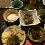 宿房 あそ - こんなんも付くけん
      朝から 漬物をこんなにも・・