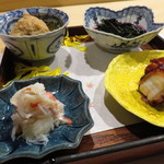 旬菜 おぐら家 - 鳴門のたこ、香川のなんとかはシャキシャキの葉っぱ、かにをすだちと和えたもの、肉団子