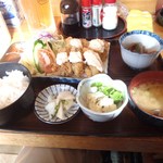 くつろぎ亭ひこべえ  - 牡蠣フライ定食　1296円