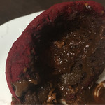 スイーツガーデン ユウジアジキ - あまり中が温かくなかったので10秒追加した後、カット