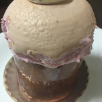 スイーツガーデン ユウジアジキ - ブションドシャンパーニュ ちょっとメレンゲがあったのところが持ち帰ってる間にこんなになっちゃった(^_^;)