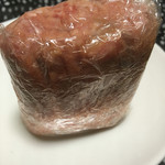 （有）豚捨 - 立ててみたら立って(O_O) 1ケ生の状態で140gでした