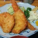 お食事処 やまき - セットの海老ヒレカツ