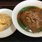 本場中華料理 小香港 - 台湾ラーメン&炒飯のランチ。¥700