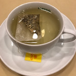 スペイン料理銀座エスペロ - スペインティ(菊科の花の紅茶)