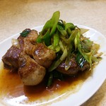 ゆたか - スペアリブ ニンニク醤油　葉ニンニク使ってます