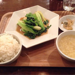 紅虎餃子房 - 中国青菜炒めと定食セット