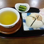 Katakura Kan Shokudou - そば茶とおやき￥４５０