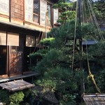 西村屋　本館 - 