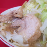 ラーメン二郎  - 豚の厚み