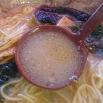 Ippatsu Ramen - 背脂だっぷりスープ