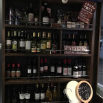 炭火とワイン 京都駅前店 - 店内ワイン収納 (一部)