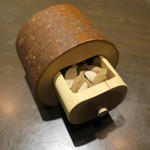 sincere - 切り株に入った葉っぱの砂糖