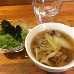 勝手処 絲 - サービスの、サラダとスープ