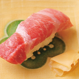 ■Carefully selected the most delicious tuna at that time of year. At a reasonable price.