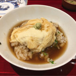 銀座 しのはら - 炊き込みご飯に生湯葉と伊勢海老の出汁の餡をかけてお代わり