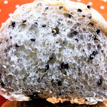 コペンハーベスト - 黒胡麻パン　￥１０８⇒￥８７
