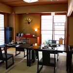 ヤマニ - ２．３階の料亭は畳の個室になっております