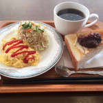 喫茶 愛 - コーヒー380円とモーニング(小倉トースト&スクランブルエッグ選択)