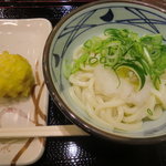 丸亀製麺 さんプラザ店 - おろし醤油（３３０円）と半熟たまご天（１００円）