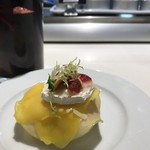 Gure Toki - 山羊チーズ、マンゴーとりんご。薔薇の花びらのジャム