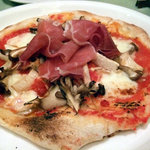 マッサ・エ・マッサ - プロシュートのピッツァ