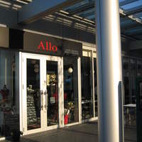 ALLO - お店の入り口