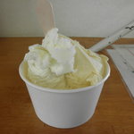 nina - 左：バニラA、中央：牛乳、右：バニラB (2010.12)