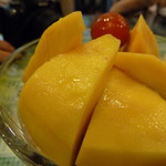 顺记冰室  - ペリカンマングォですね。