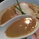 中華そば いづる - 味玉濃厚煮干しそばのスープ