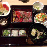 炭火ステーキ坂井 京都三条 - 特選牛ステーキ重（2,800円）