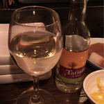 Samurai Kicchin - 【白ワイン】（350円税込）小瓶で提供してくれるので、実質2杯弱位あります♪