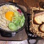 湘南の魚とワインの店 ヒラツカ - しらすのチュプチュプは結構な塩っ気だからバケットないと辛いよな～