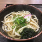 ひろ濱うどん - ワカメとカマボコが標準装備のかけうどん
コスパ最高です