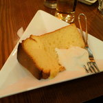 I-na Dining Bar and Cafe  - ランチセットのシフォンケーキ（100円です）