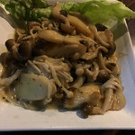 居酒屋 八福 - キノコのバター炒め！
★★☆☆☆