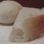 ワインとチーズの店 FERMENT - 自家製酵母パン　アップ