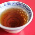 春香楼 - サービスの烏龍茶