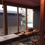 あかまる牛肉店 - 店内