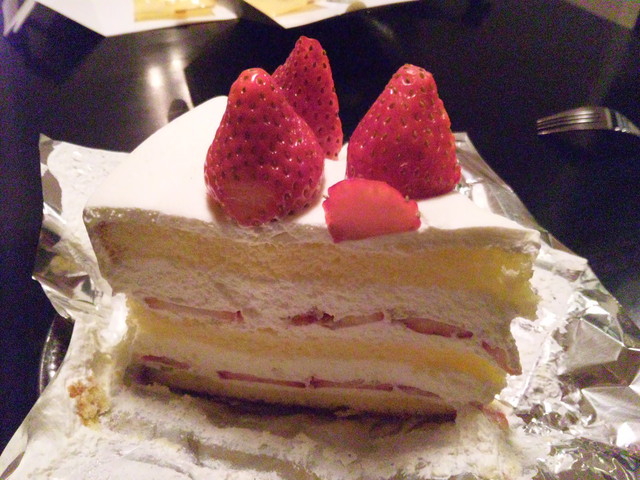 クリスマスケーキ第２弾 ハーブスの激旨ミルクレープ ストロベリーケーキ By デカ夫 ハーブス 丸ビル店 Harbs 二重橋前 カフェ 食べログ