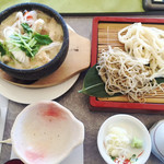 つつじヶ丘カントリー倶楽部 - もつ鍋と、そばうどん合い盛り