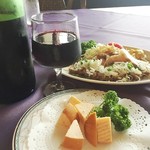 昇仙峡カントリークラブ レストラン - おつまみスモークチーズに蔵出しワイン