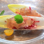 ズワイガニのサラダ仕立て　オマールのジュレ