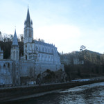 Hotel Saint-Sauveur - 洞窟の上に建てられた教会